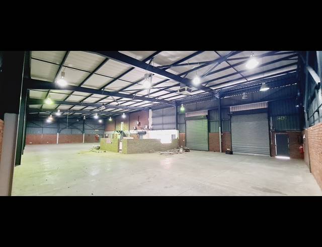 1,907.53M² WAREHOUSE TO LET IN OLIVEDALE